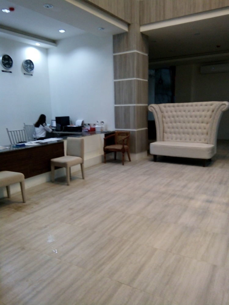 Reddoorz Plus At Hotel Metro Kalibo Buitenkant foto