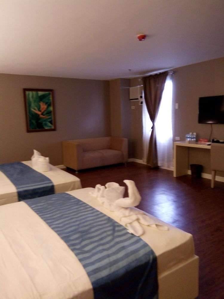 Reddoorz Plus At Hotel Metro Kalibo Buitenkant foto
