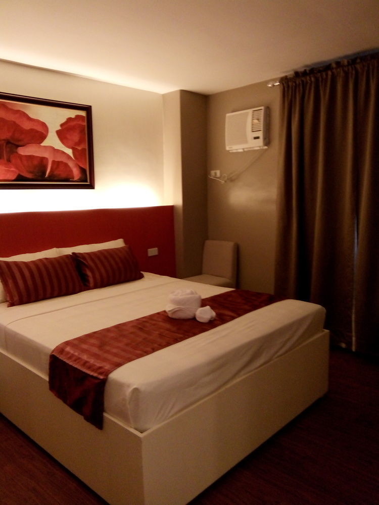 Reddoorz Plus At Hotel Metro Kalibo Buitenkant foto