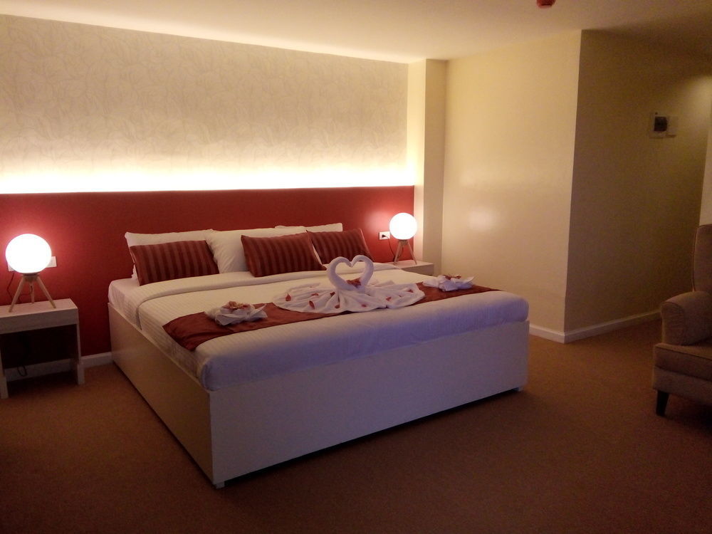 Reddoorz Plus At Hotel Metro Kalibo Buitenkant foto