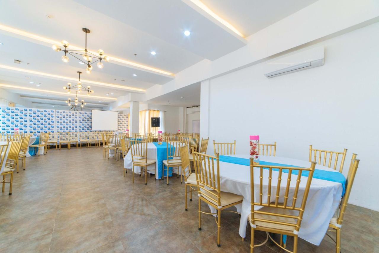 Reddoorz Plus At Hotel Metro Kalibo Buitenkant foto