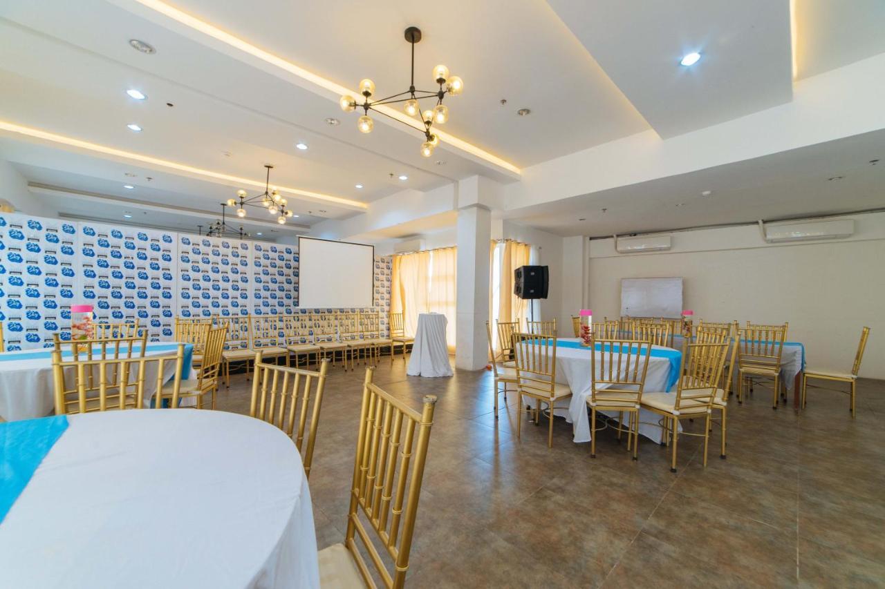 Reddoorz Plus At Hotel Metro Kalibo Buitenkant foto